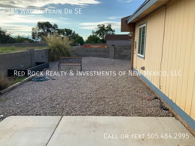 Building Photo - 385 Wagon Train Dr SE