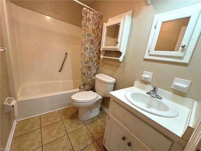 Building Photo - 312 Christa Dr