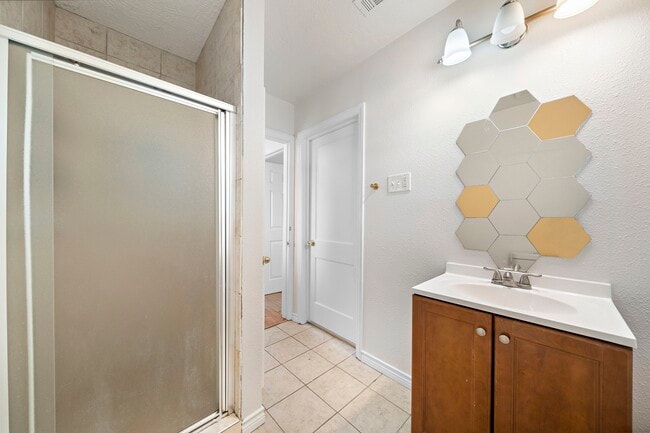 Building Photo - 404 Milwaukee St