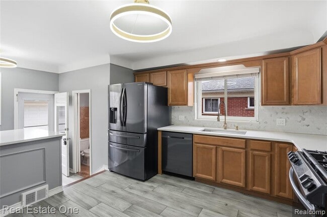 Building Photo - 8528 Norborne Ave