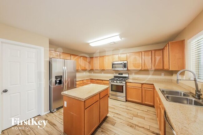 Building Photo - 14251 W Windrose Dr
