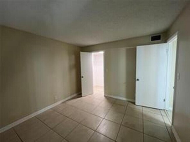Building Photo - 8040 Hampton Blvd