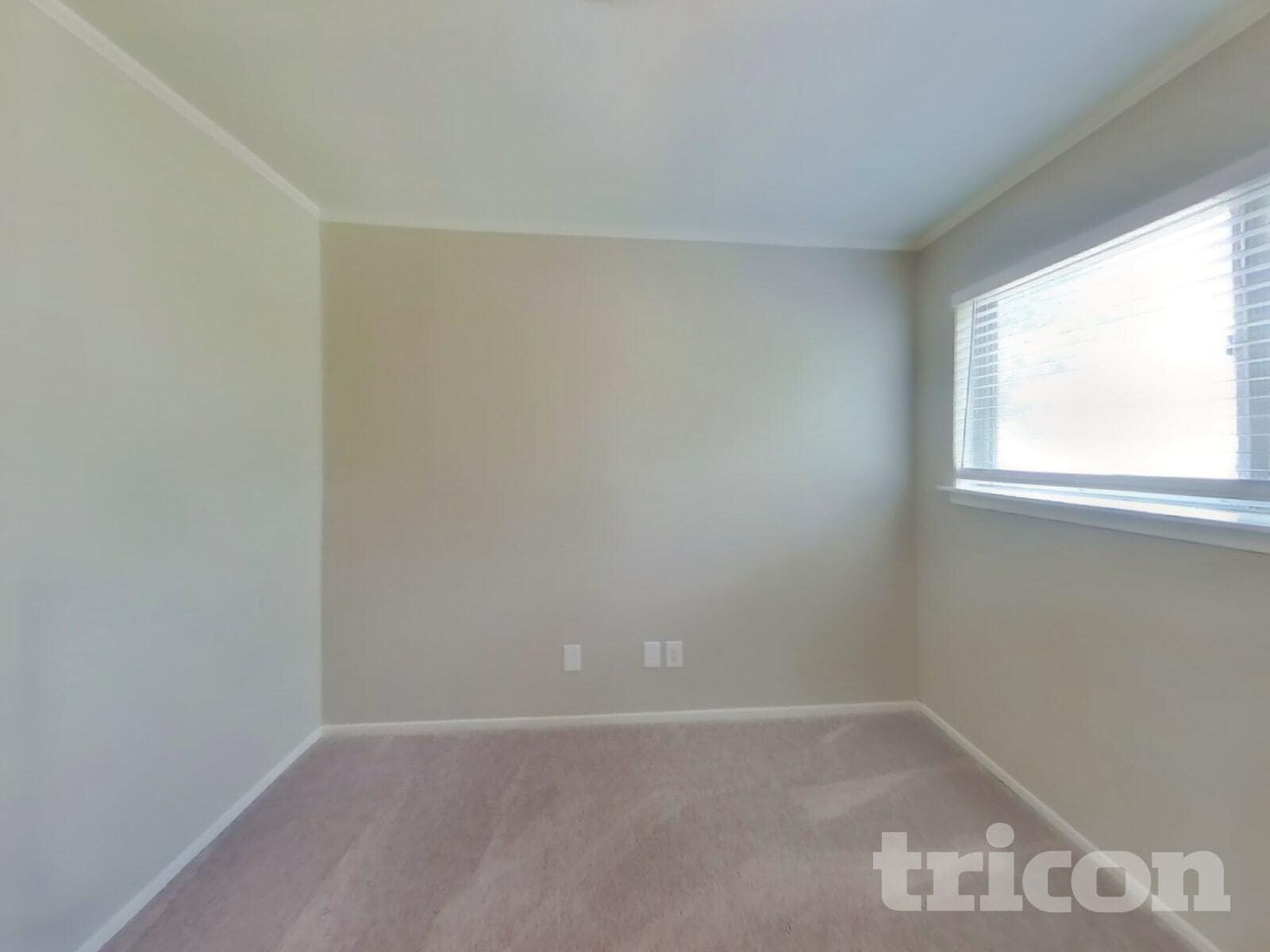 Building Photo - 1712 Hartford Dr