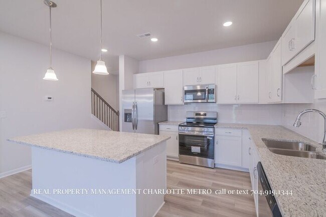 Building Photo - Stylish 3-Bedroom Gem Near I-485 & Charlotte Hotspots