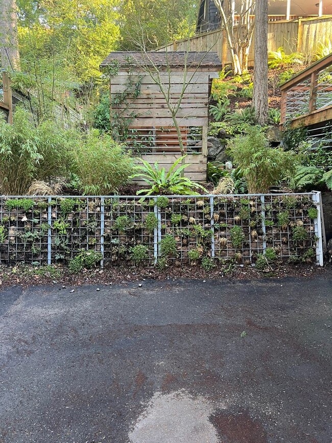 Building Photo - Serene, private setting in the Seahurst neighborhood