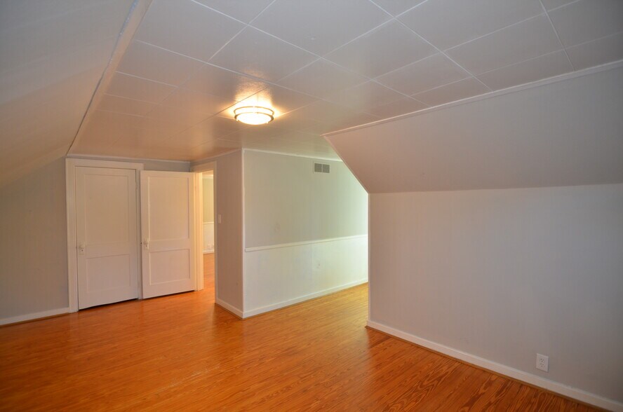 Building Photo - 7620 Montgomery Rd