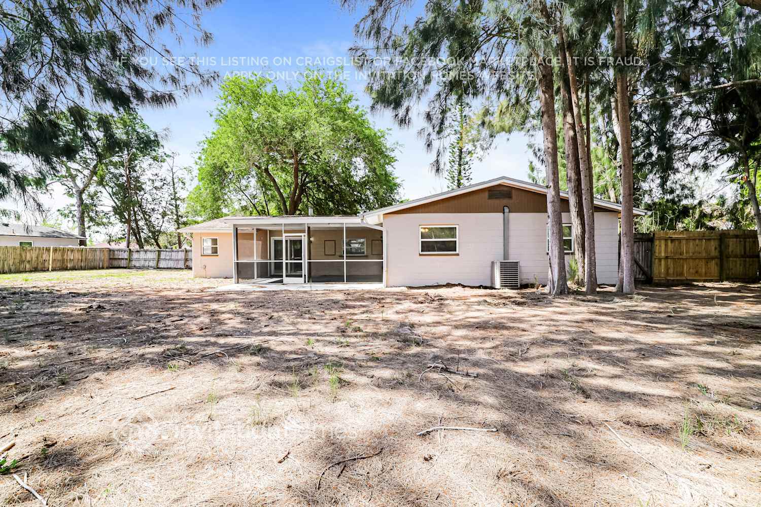 Building Photo - 130 NE Madison Cir N