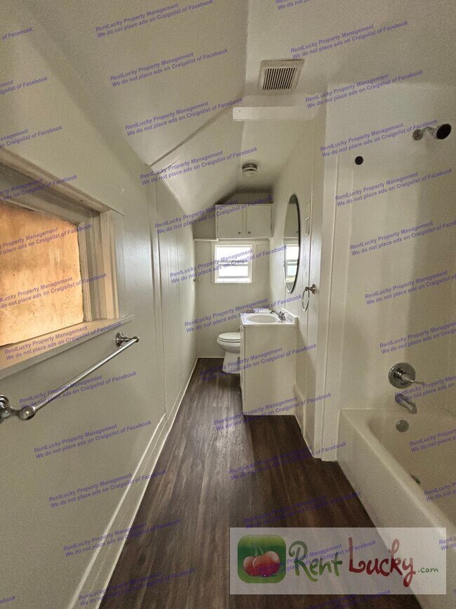 Building Photo - Singh Tacoma 4-Plex