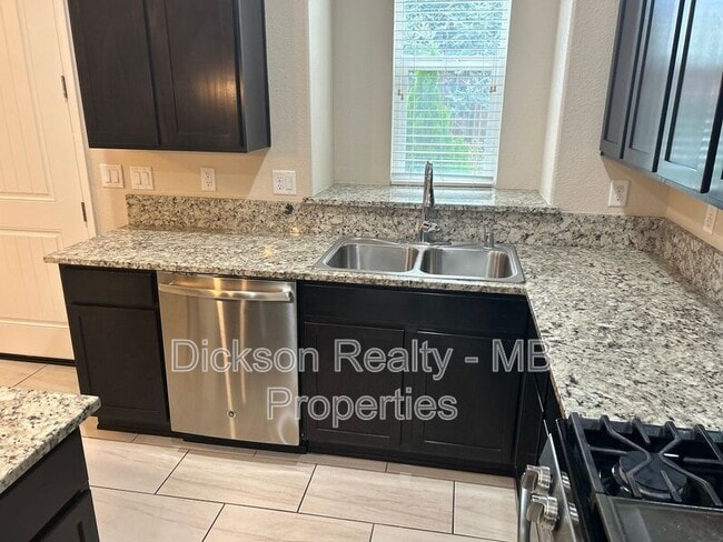 Building Photo - 2065 S Virginia St