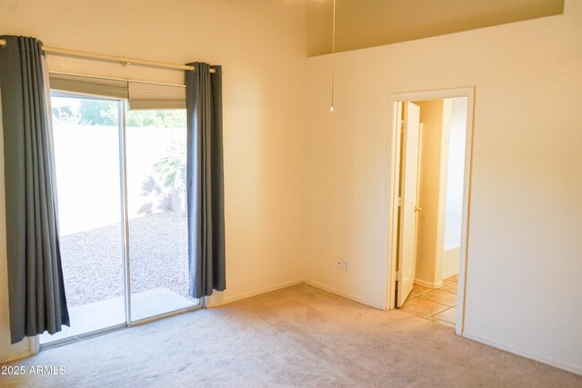 Building Photo - 898 E Monterey St