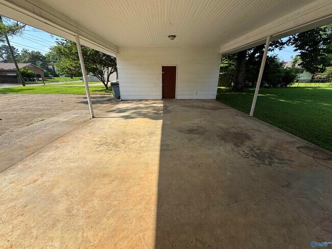 Building Photo - 1101 Winston Dr