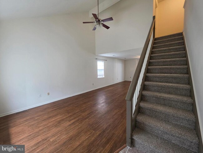 Building Photo - 9 Gristmill Dr