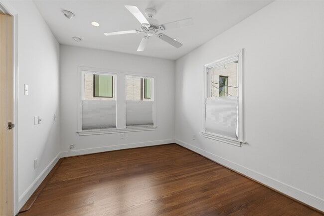 Building Photo - 2132 Tangley St