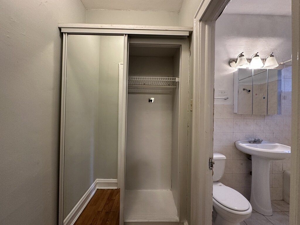 Building Photo - 1169 N Dearborn St