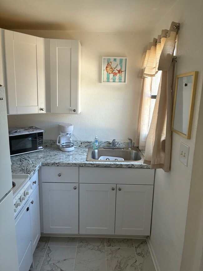 Building Photo - 5250 99th Terrace