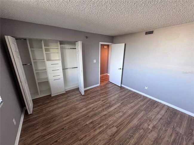 Building Photo - 201 W Laurel St