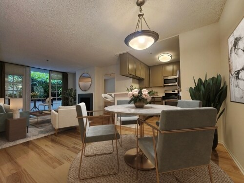 Interior Photo - 328 Cloverdale Ave