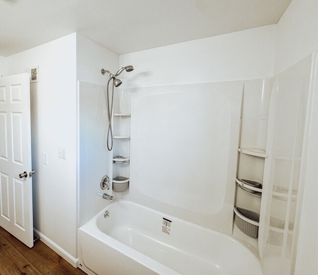 Building Photo - Newer Remodeled 2 Bed, 1.5 Bath – Private & Tucked Away Gem