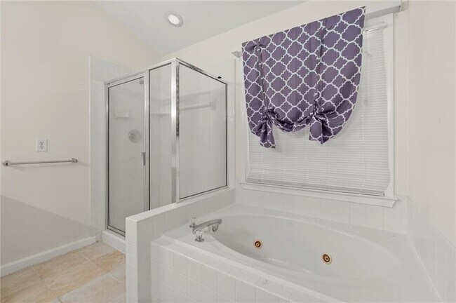Building Photo - 1440 Grovehurst Dr