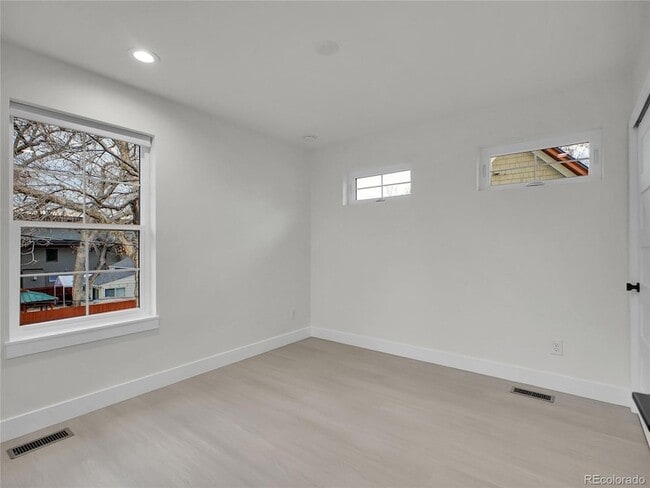 Building Photo - 4640 W 39th Ave