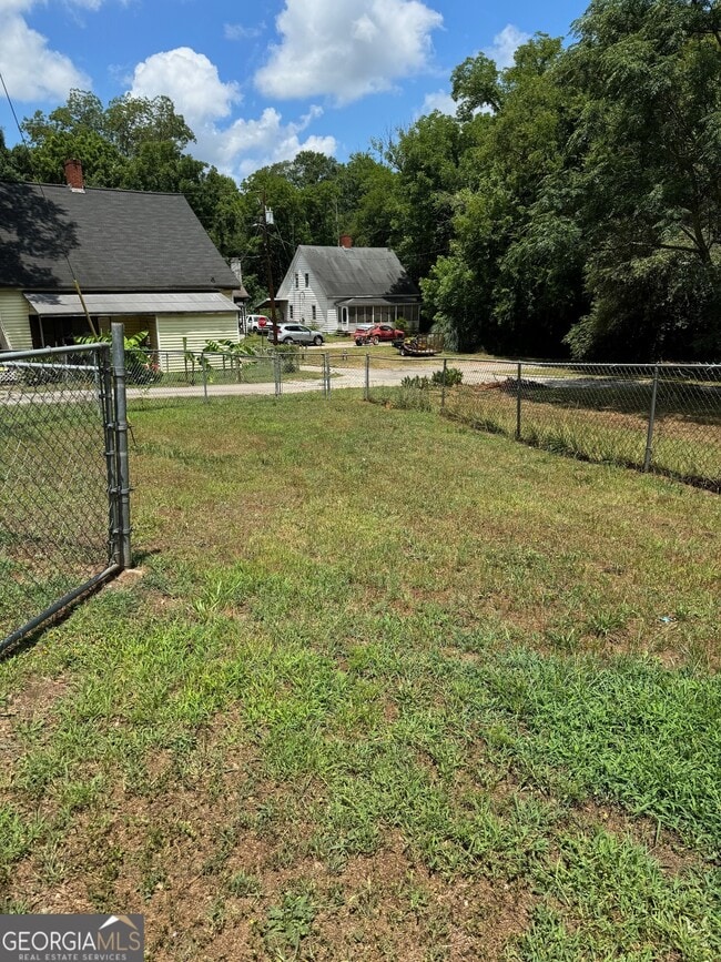 Building Photo - 18 S Broad St