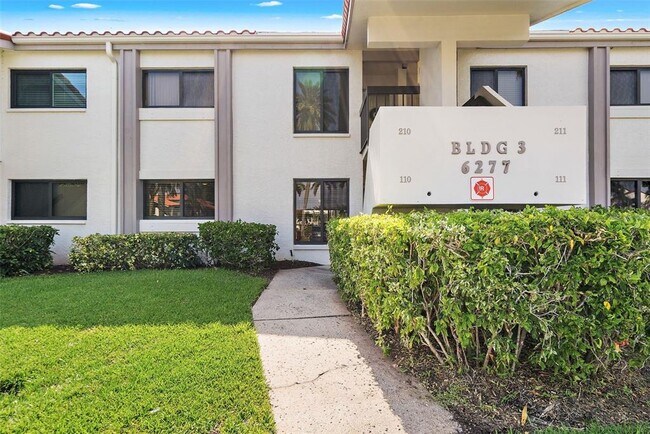 Building Photo - 6277 Bahia Del Mar Blvd S