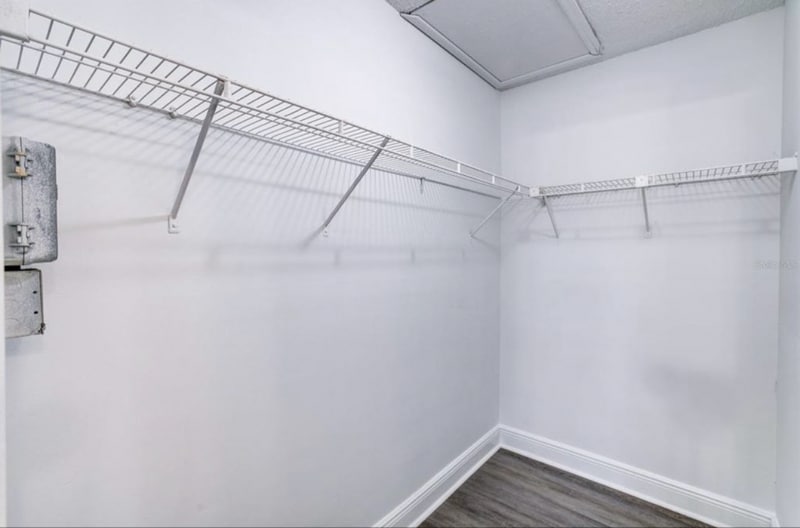 Building Photo - 2597 Grassy Point Dr