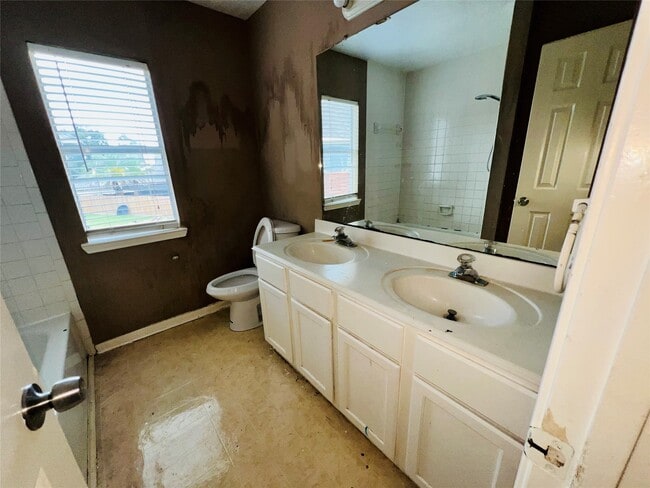 Building Photo - 6218 Paddle Wheel Dr