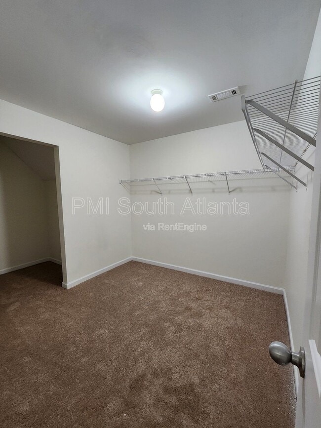 Building Photo - 2551 Wrangler Dr