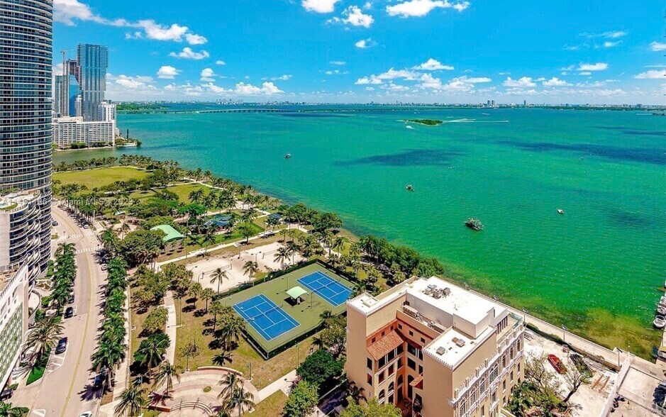 Building Photo - 2001 Biscayne Blvd