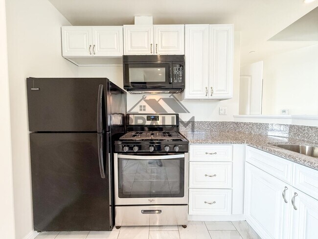 Building Photo - 1423 Franklin St