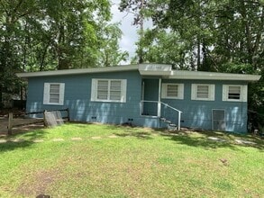 Building Photo - 1622 Sharkey St