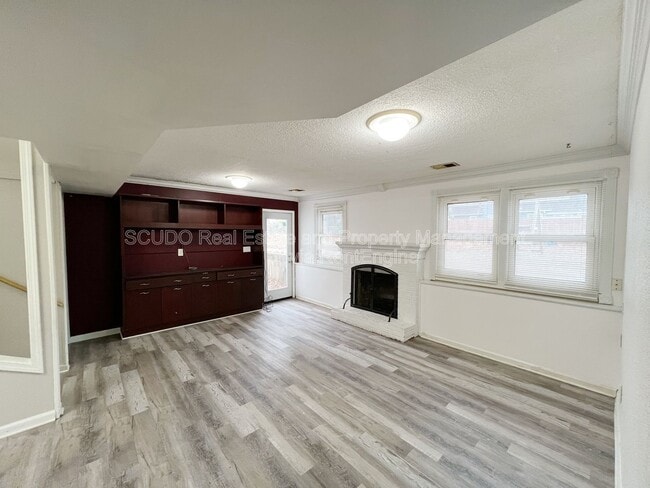 Building Photo - 7715 W 96th Terrace
