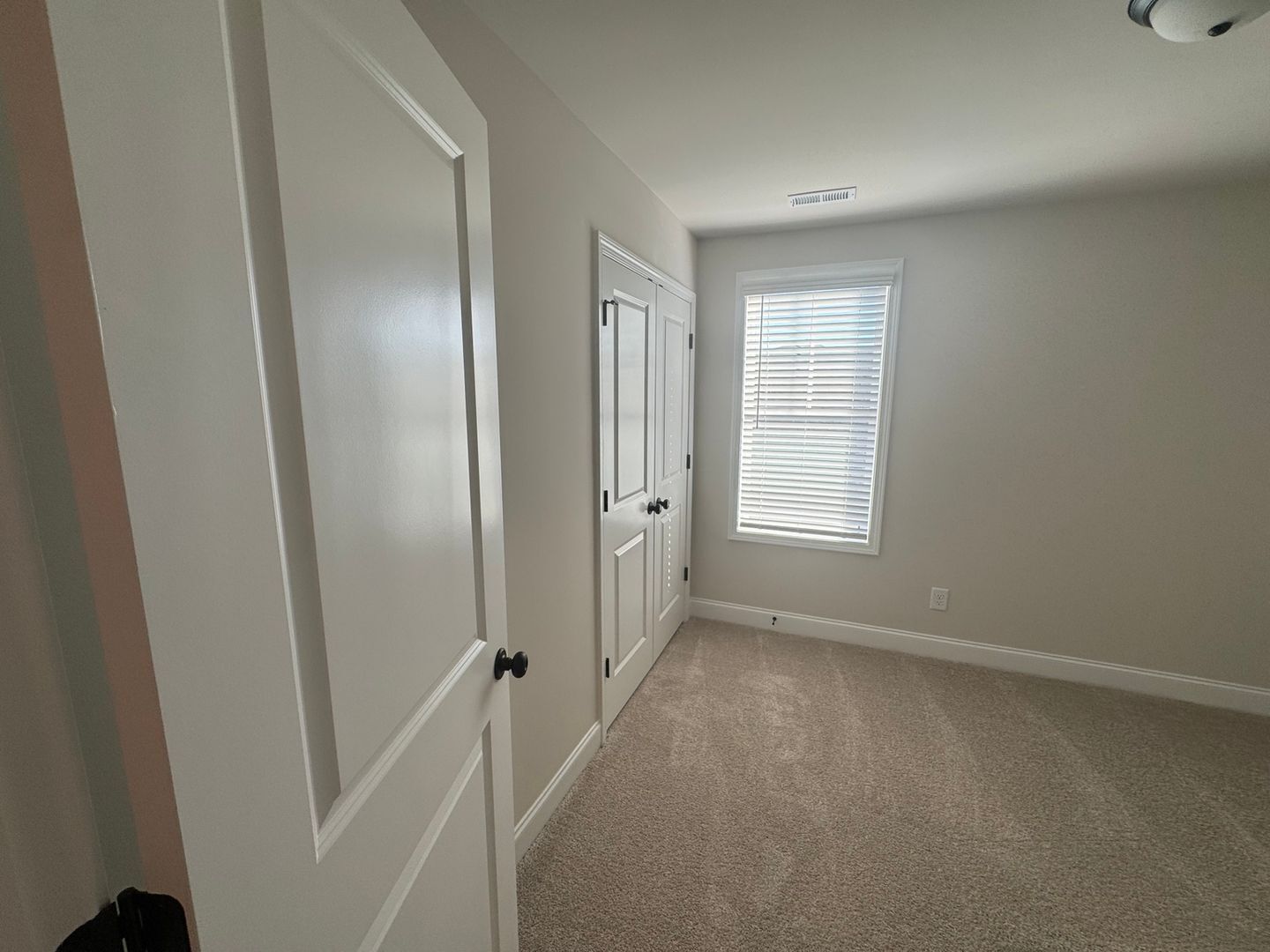 Building Photo - 49 Goldenrod Lp