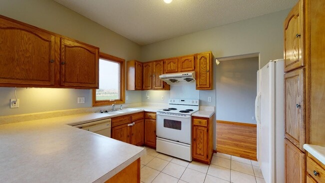 Building Photo - 2504 Somerset Dr