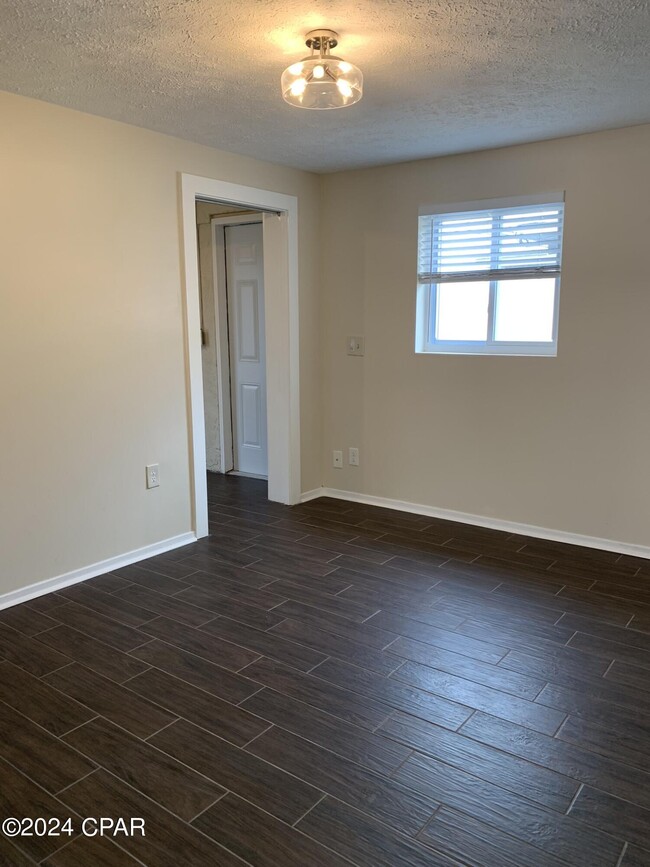 Building Photo - 6210 Pridgen St