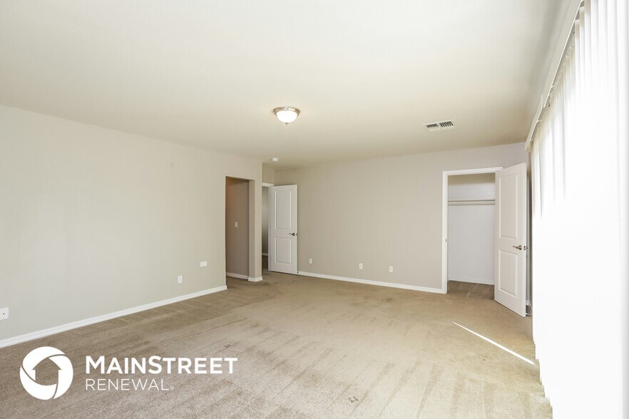 Building Photo - 2000 N 36th St