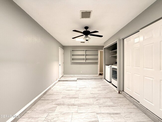 Building Photo - 10405 Ashwood Dr
