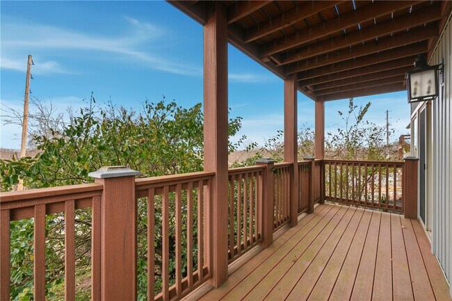 Building Photo - 14805 Dutchmans Dr