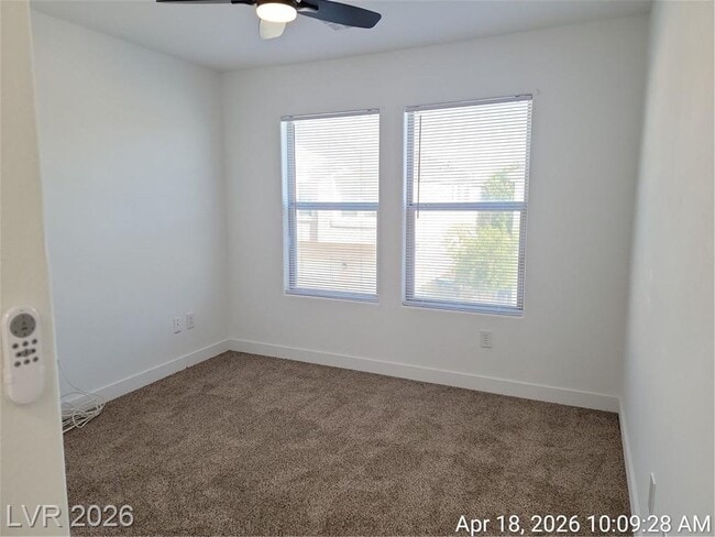Building Photo - FANTASTIC SOUTHWEST TOWNHOME IN A GATED COMMUNITY!