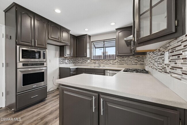 Building Photo - 2066 Dwight Ave