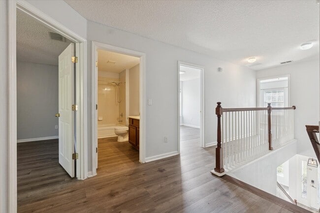 Building Photo - 140 Corral Cir