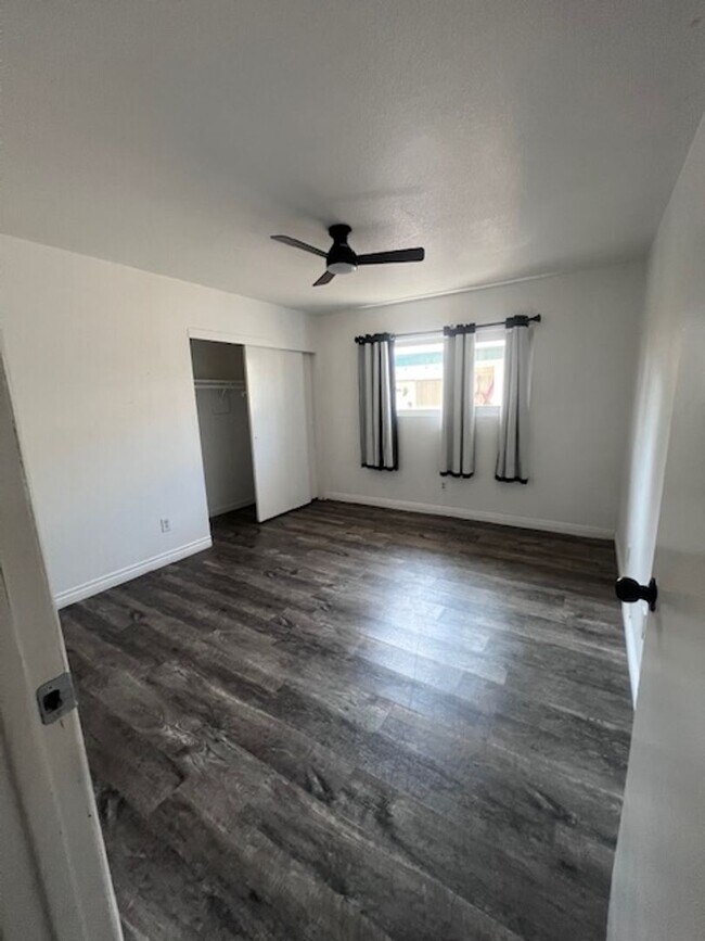 Building Photo - Spacious 3 Bed / 2 Bath Apartment in Colton – Upgraded & Move-In Ready