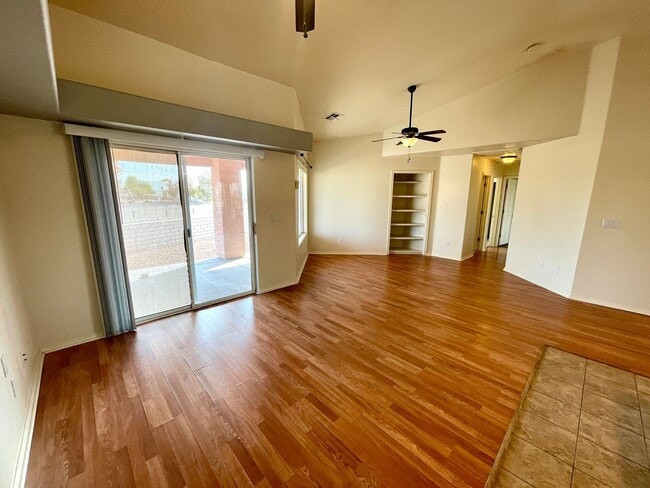 Building Photo - Cute 3 Bedroom Desert Lakes Golf Course Co...
