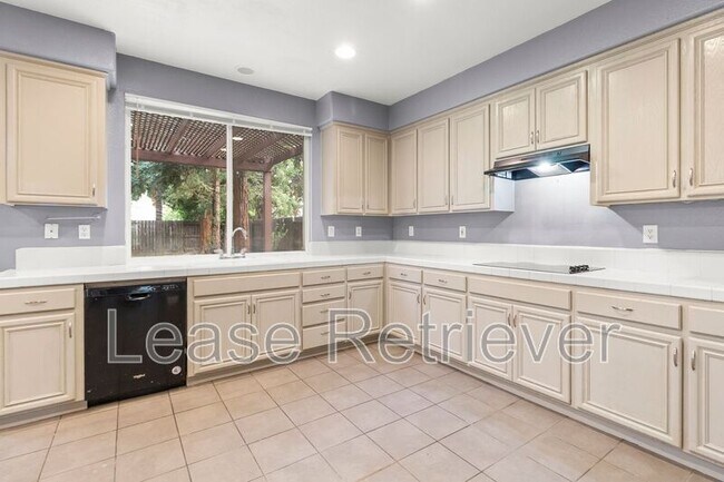 Building Photo - 4244 Lindsey Ln