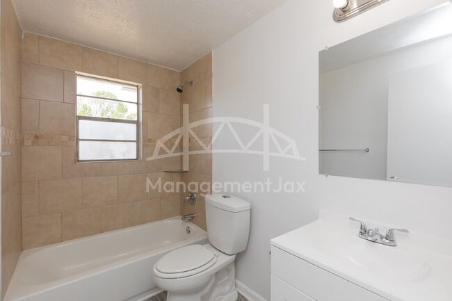 Building Photo - 4452 Bedivere Rd