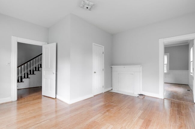 Building Photo - Large West End Rental off of Three Chopt R...
