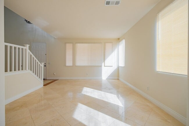 Building Photo - 1514 Regents St