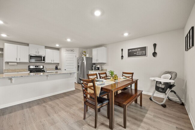 Building Photo - 4/2 Stunning Brick Home with community pool in Crestview