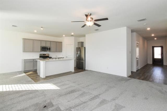 Building Photo - 1840 Da Vinci Dr